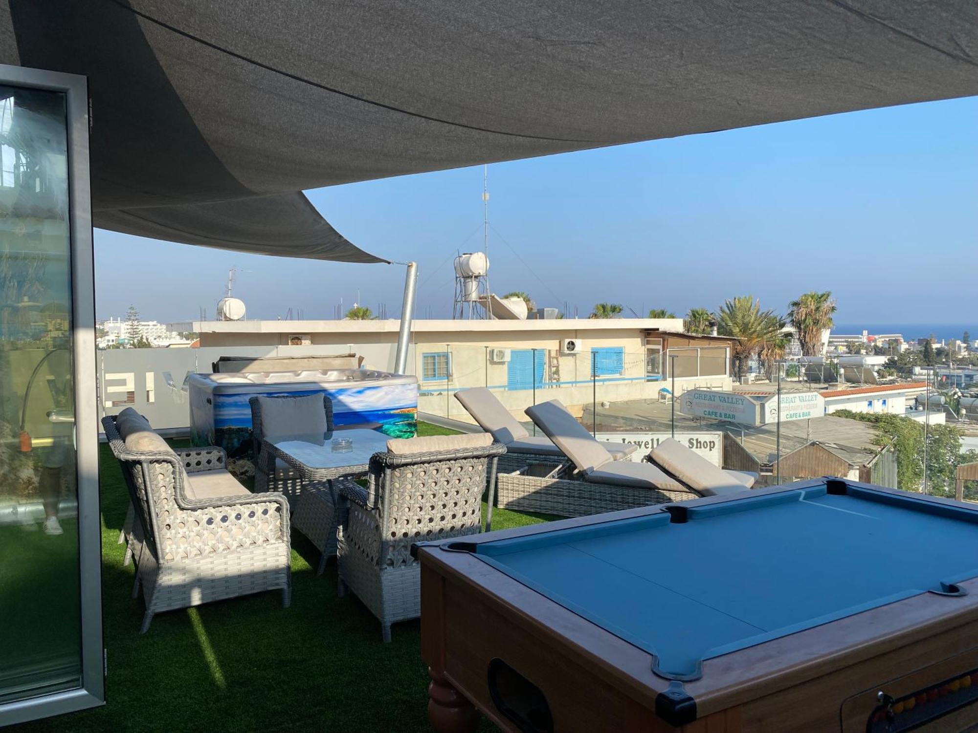 Sant Central Deluxe Apartments Agia Napa Exterior foto